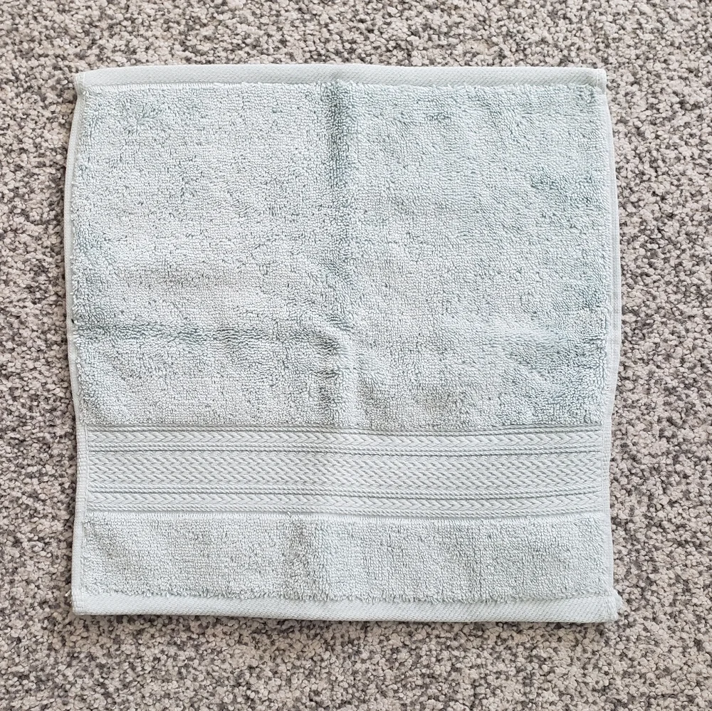 Set of 2 pale Teal Wash Cloths NWT Towels